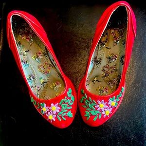 Suede Flower Irregular Choice Women’s Size 6.5 3” Heel